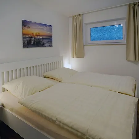 Poseidon 13 Mit Westbalkon,2x Tv , Einbauküche Mit Geschirrspüler, Fahrstuhl Und Eigener Garage, Wlan ! *