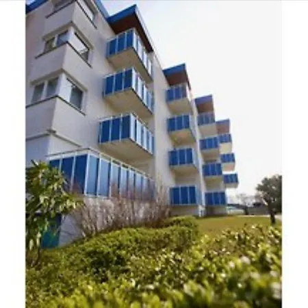 Poseidon 13 Mit Westbalkon,2x Tv , Einbaukueche Mit Geschirrspueler, Fahrstuhl Und Eigener Garage, Wlan ! クックスハーフェン